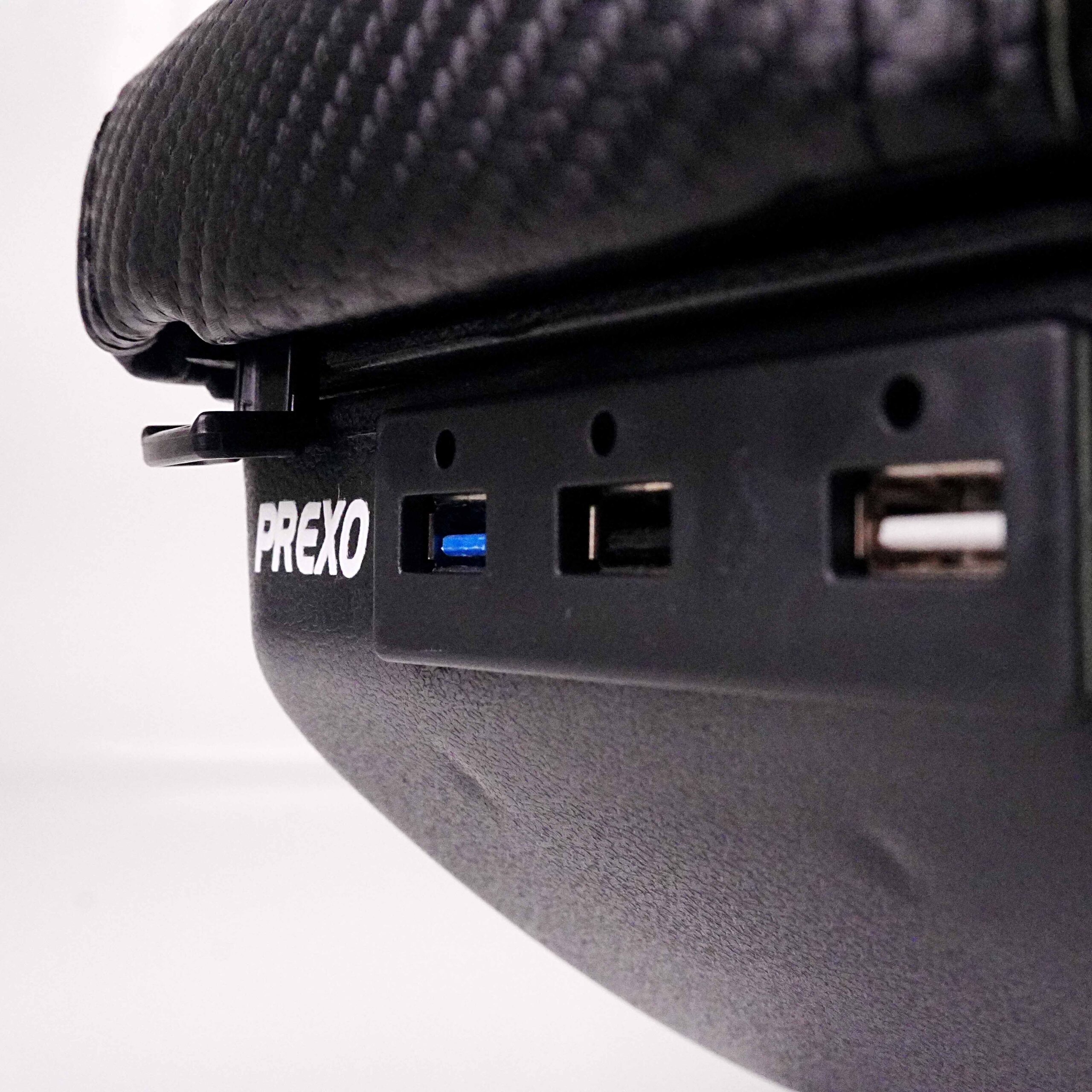 Apoyabrazos para vehículos con acabado en fibra de carbono y detalles en cromo, doble altura, puertos USB de carga rápida y portavasos integrado.